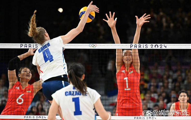 中国女排完胜法国队，三局直落夺胜